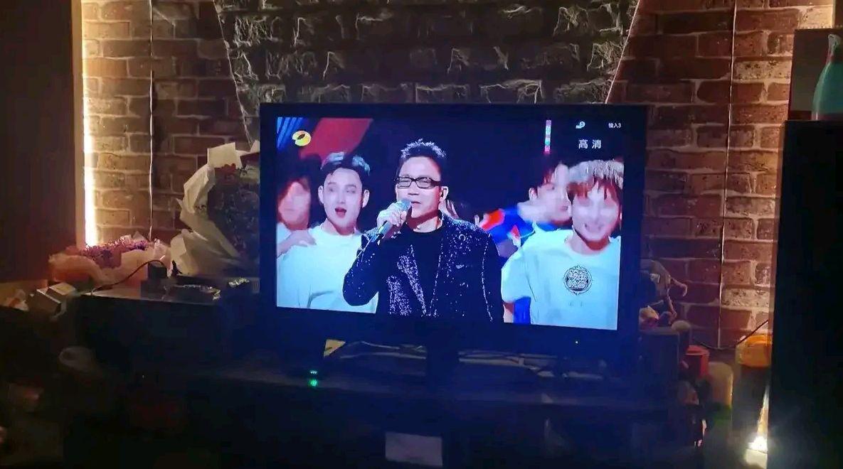 早安隆回这首歌说的什么,俗不可耐歌词