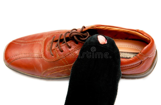 脚趾甲老往肉里长，得了“嵌甲”怎么办？医生：你需要了解这3点