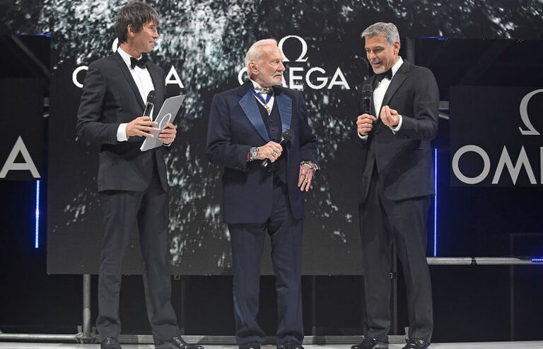 九死一生的阿波罗登月计划，实验中死亡三人，阿姆斯特朗差点牺牲