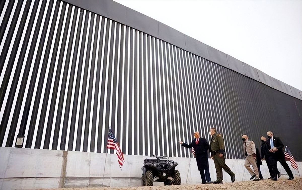 特朗普是否正在带领美国走向巅峰,特朗普4年来对美国的成就