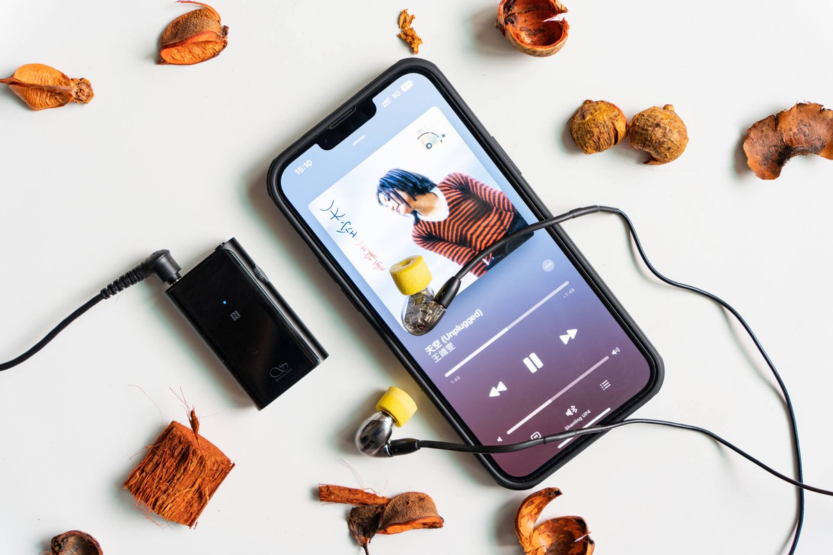 听过之后我卖掉了其他的耳机：舒尔SE846Gen2