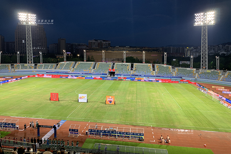 足球场照明灯品牌,足球场太阳能照明灯