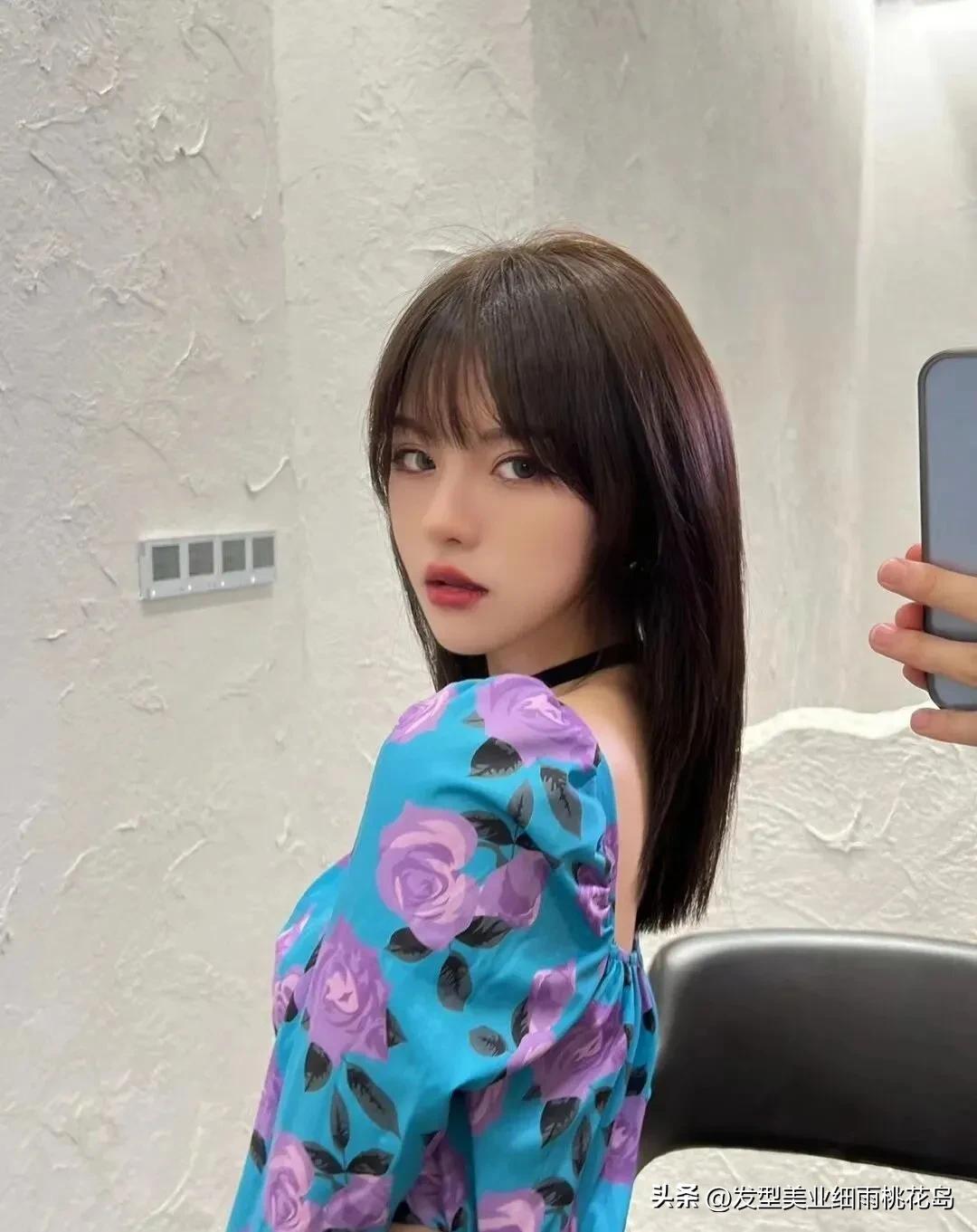 2023中长发型女最新减龄,女发型2023流行发型