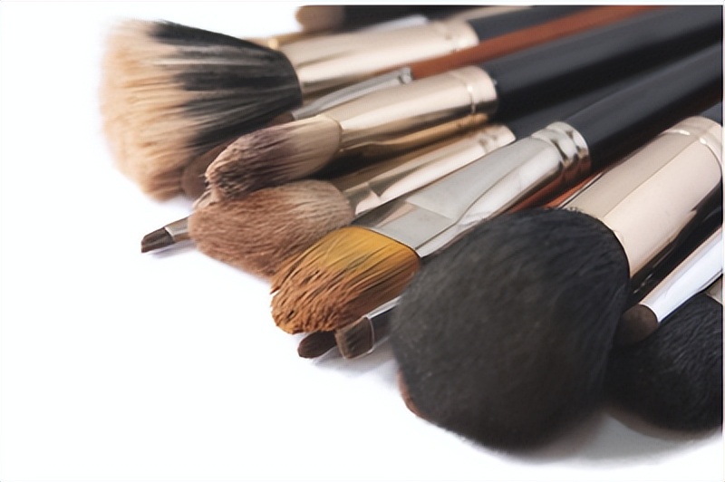 粉底液上妆手法画法,粉底液上妆手法有哪些