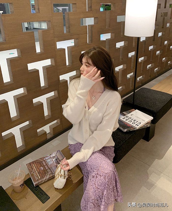 如何搭配早秋碎花裙好看,冬天穿的碎花裙怎么搭配好看