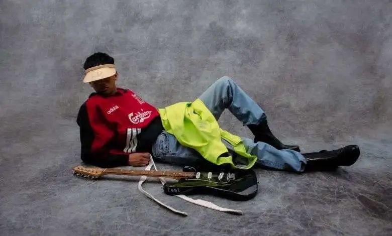 「足球流氓」文艺复兴，臭小子在姐姐圈再次得宠？