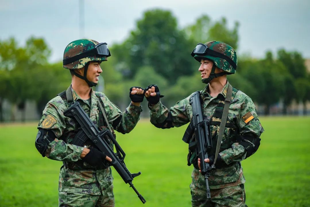 一个连队有几个士兵保送军校,一个连队有几个人考取军校