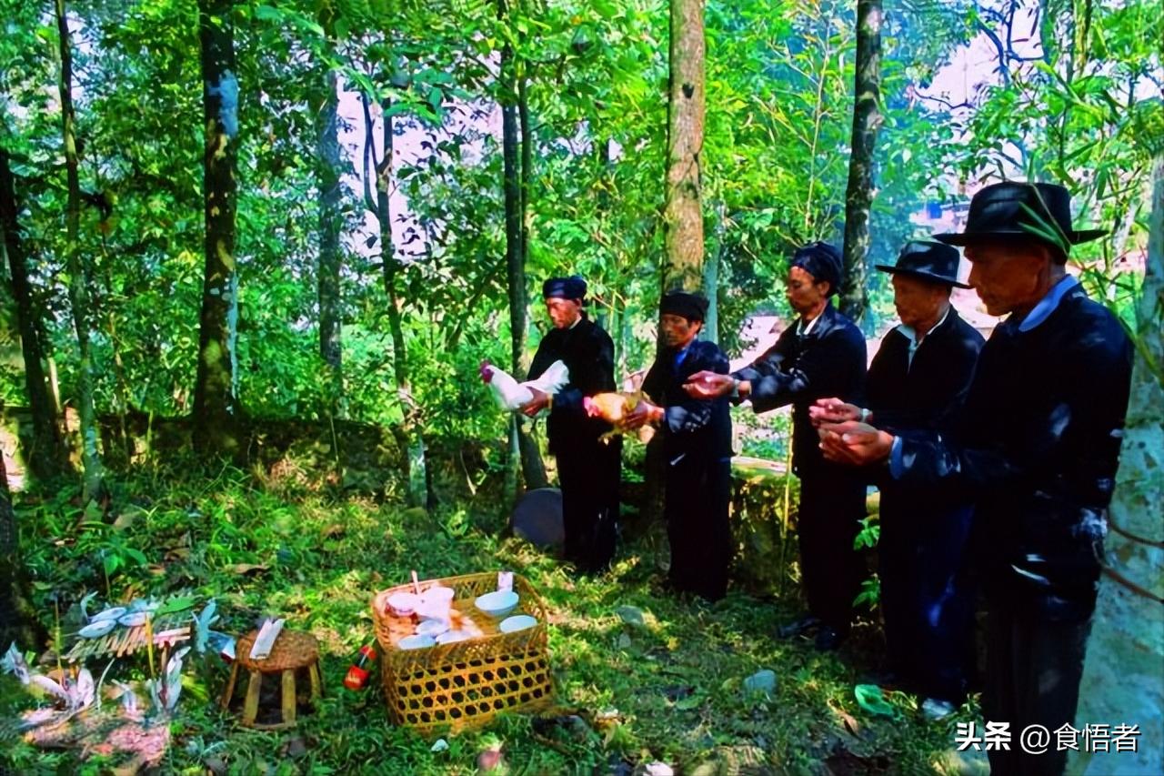 云南哈尼族彝族自治州习俗,云南彝族的特色美食有哪些呢