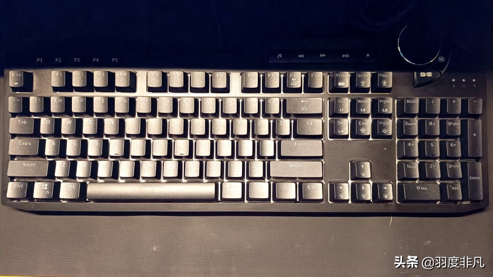 文字工作者用上电竞键鼠是什么体验？上手腹灵套装，点赞按键体验