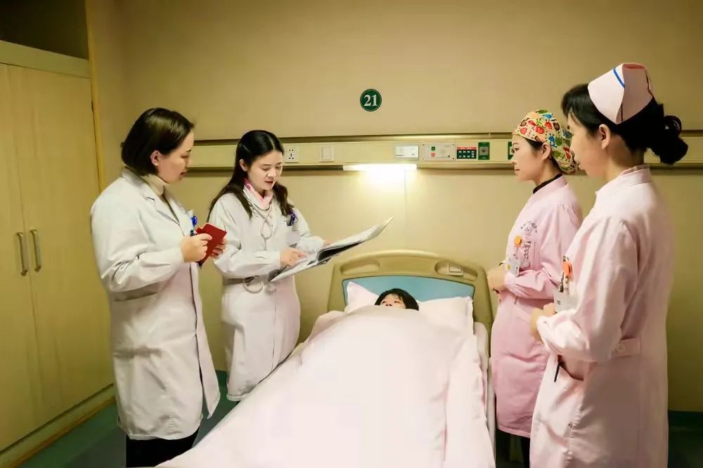 三八女神节妇科活动策划,襄阳中心医院三八妇女节活动