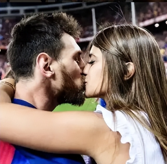 c罗与名模伊莲娜金童玉女的爱情,c罗前任伊莲娜看世界杯