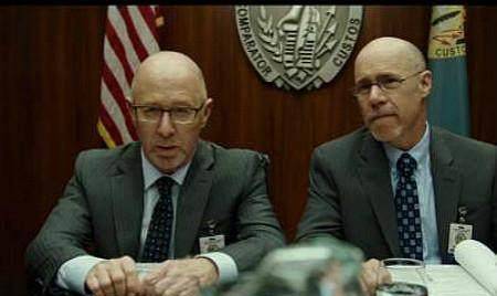 *夹弹**一捏就碎，犹太小伙卖“老*药弹**”坑美国3亿，却因抠门被抓？