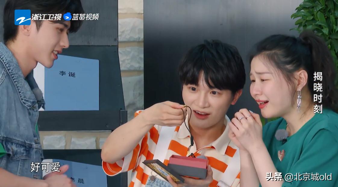 奔跑吧第十季周深搞笑花絮,奔跑吧第四季周深指压板