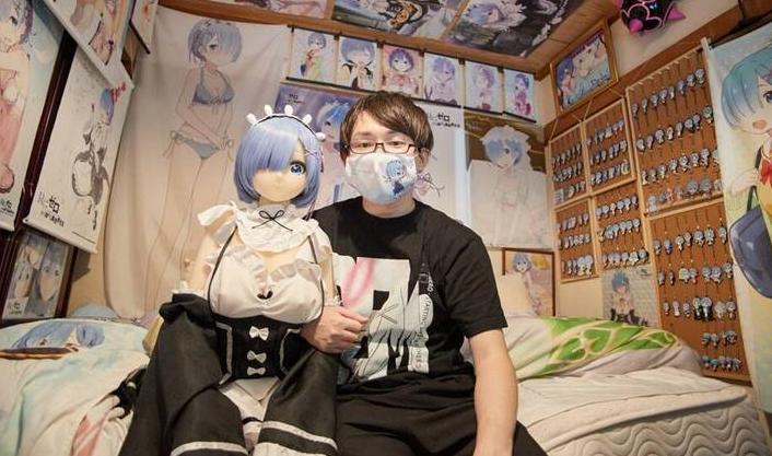 真当老婆养！日宅为买等身蕾姆*款贷**加啃老