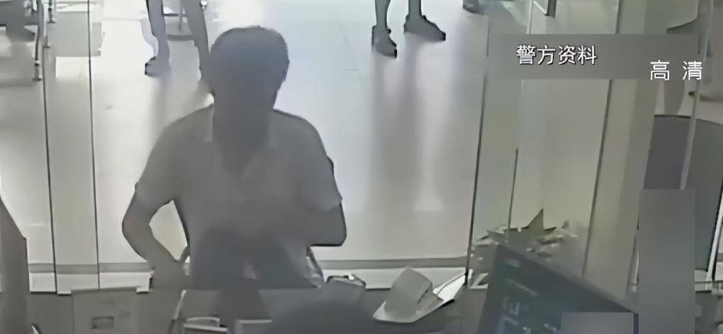 小伙发现彩票规律80亿,28岁小伙靠彩票一年80亿