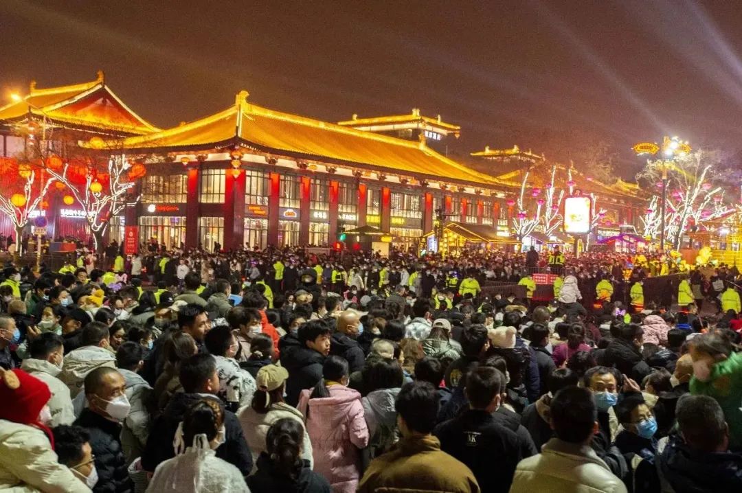 汕头小公园春节人山人海,2023年春节旅游人山人海