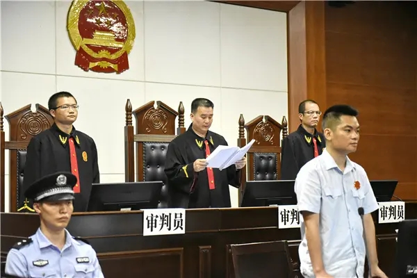 南京受贿100万元量刑案例,2001年江苏南京贪污犯死刑案