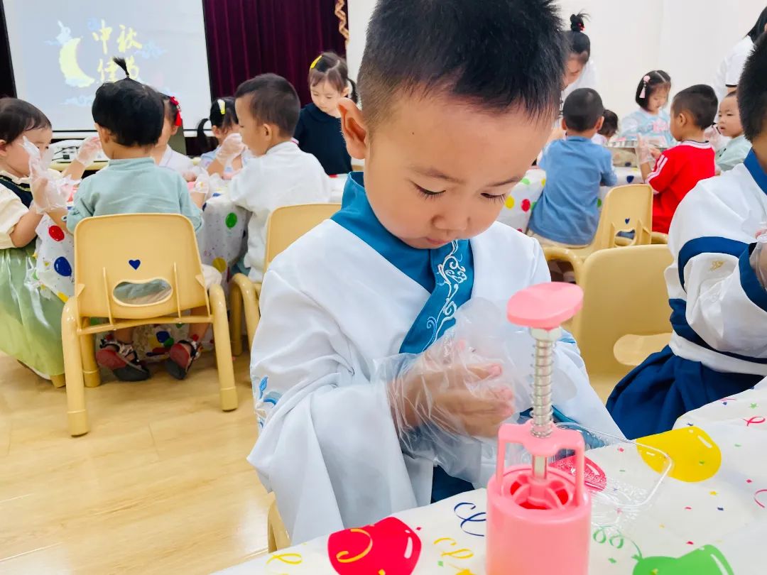 心怀皓月，致敬师恩，百仁幼儿园中秋节教师节双节主题系列活动