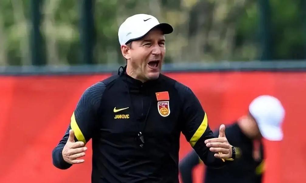 扬科维奇要求体能达极限继续奔跑,扬科维奇训练视频