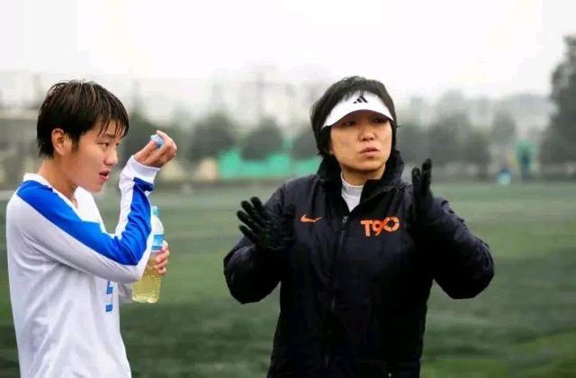 胜利来之不易，展现“铿锵玫瑰”精神，孙雯适合当足协主席