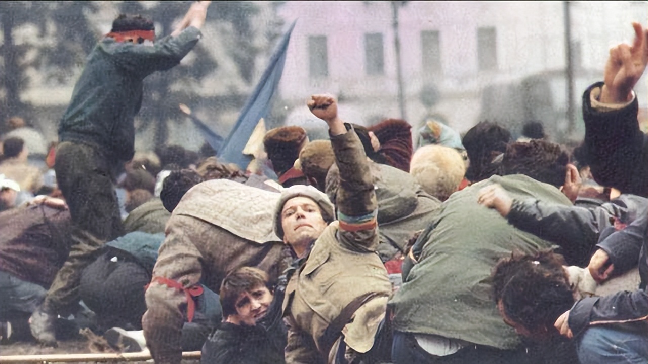 切莫将欧洲*工罢**与中国社会相提并论