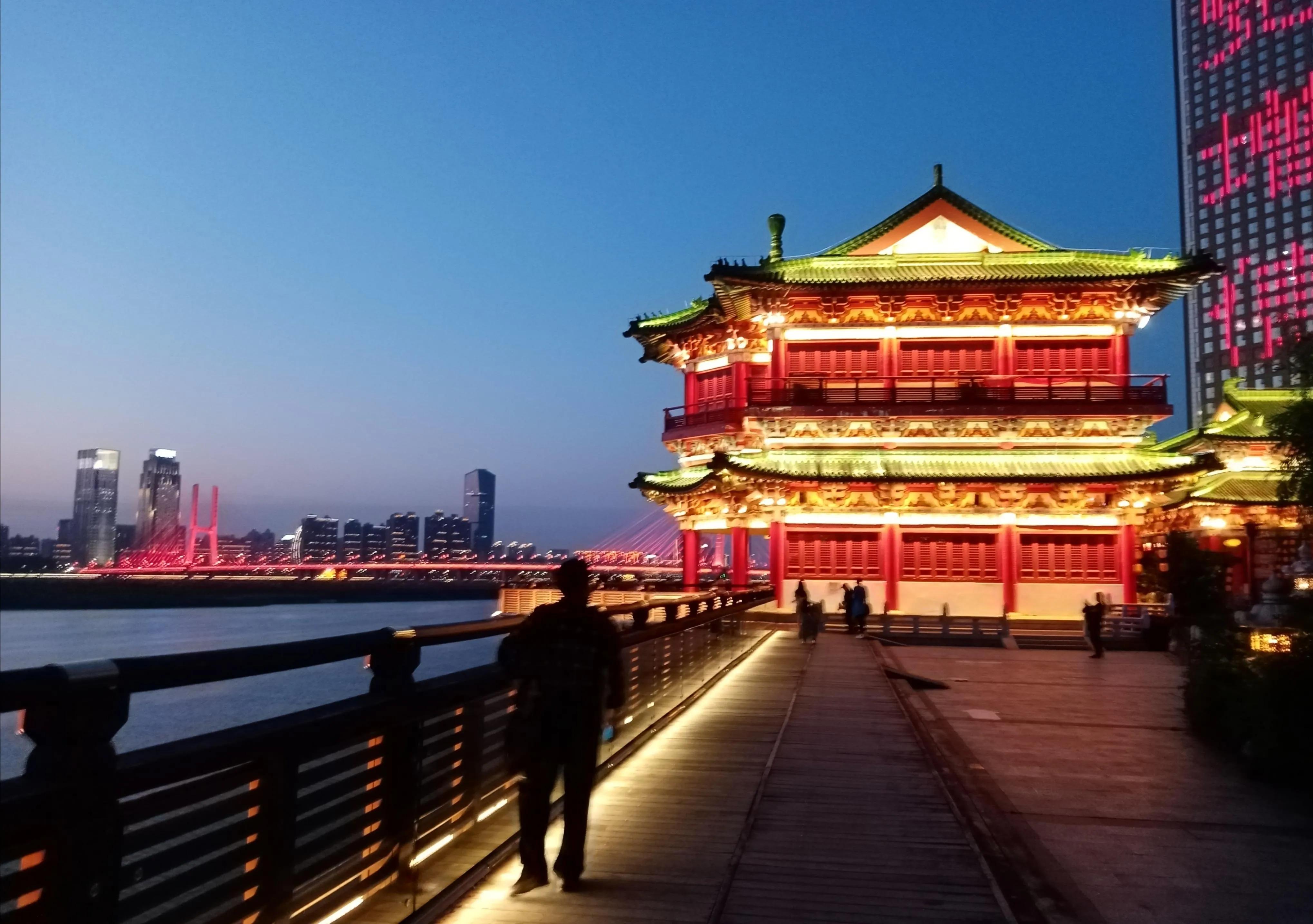 滕王阁是江南的三大名楼,滕王阁是我国三大名楼之首吗