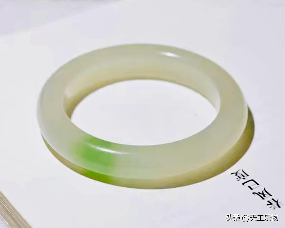 和田玉山料和籽料对比,和田玉山料籽料对比图