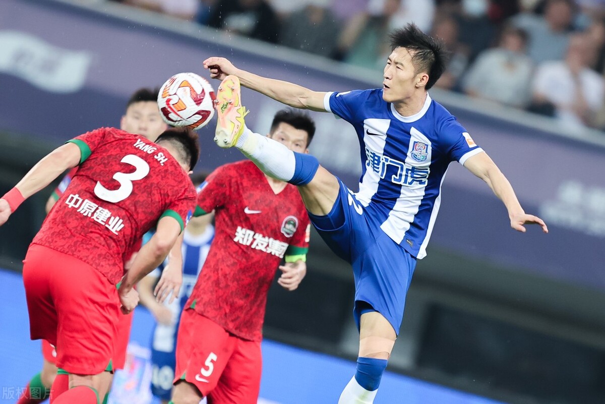 于根伟津门球衣,于根伟最喜欢的球鞋