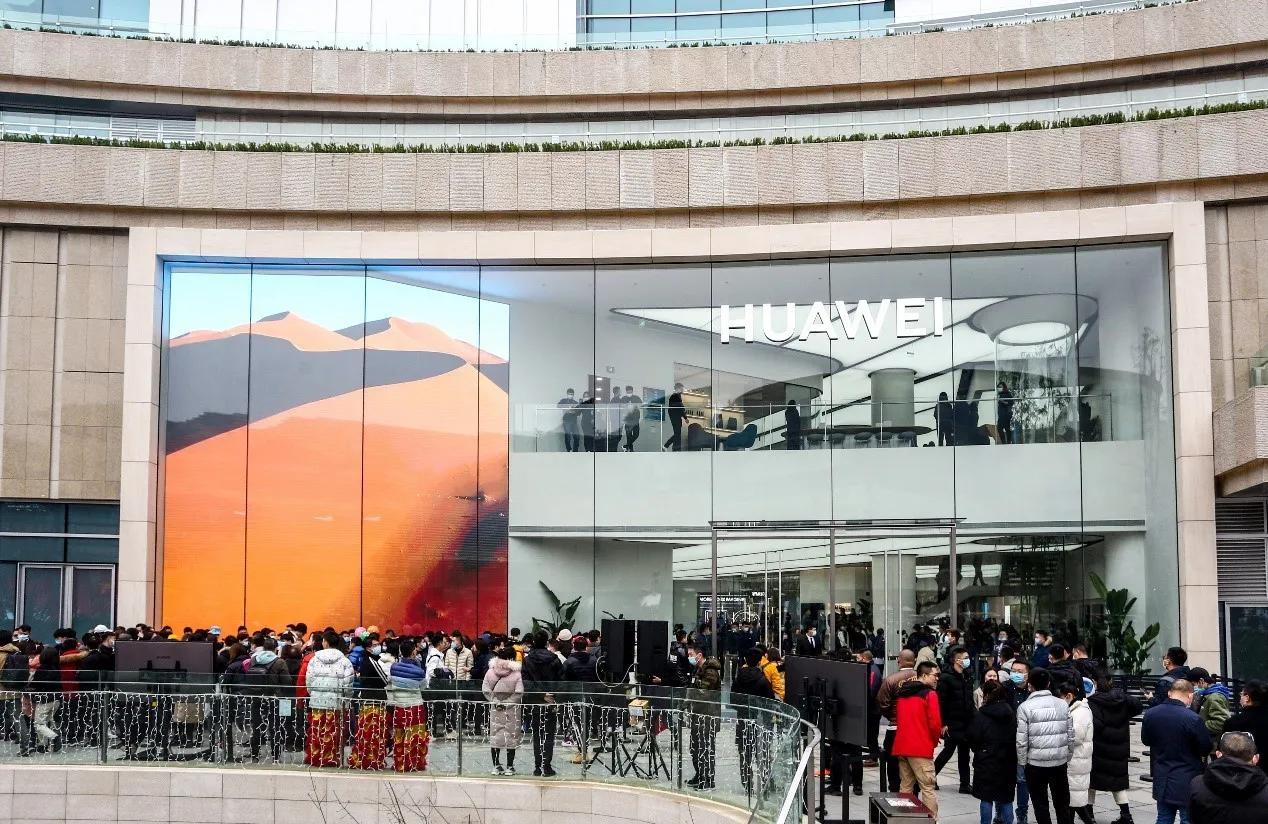 三大消息:华为基站国产率55%;中兴无造车计划;小米13Pro成机皇