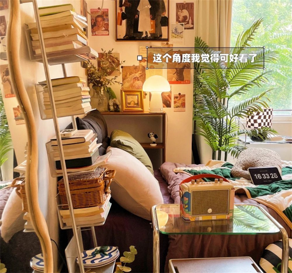北京姑娘晒15㎡“极繁”卧室,东西虽多虽杂却乱中有序,太喜欢了