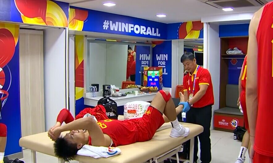 cba赵睿脚踝受伤,赵睿扭伤脚踝后续