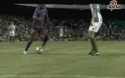 足球过人招式小学生,篮球和足球哪个过人招式多