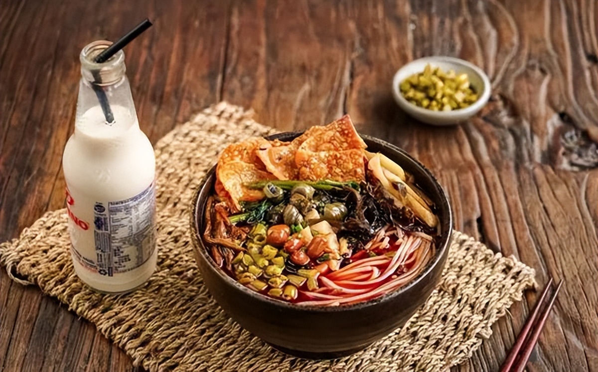 螺蛳粉为什么这么臭还这么好吃,螺蛳粉那么臭是怎么做的