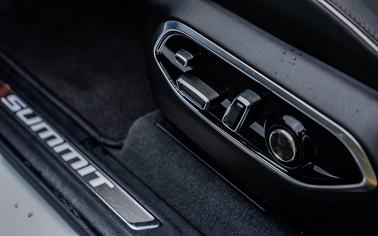 jeep大切诺基4xe落地价西安,全新jeep大切诺基柴油