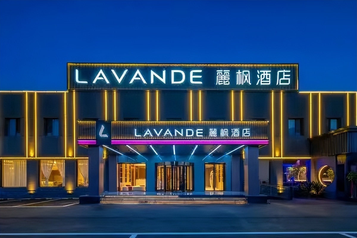 丽枫酒店和维也纳酒店哪个档次高,丽枫酒店一间房装修多少钱