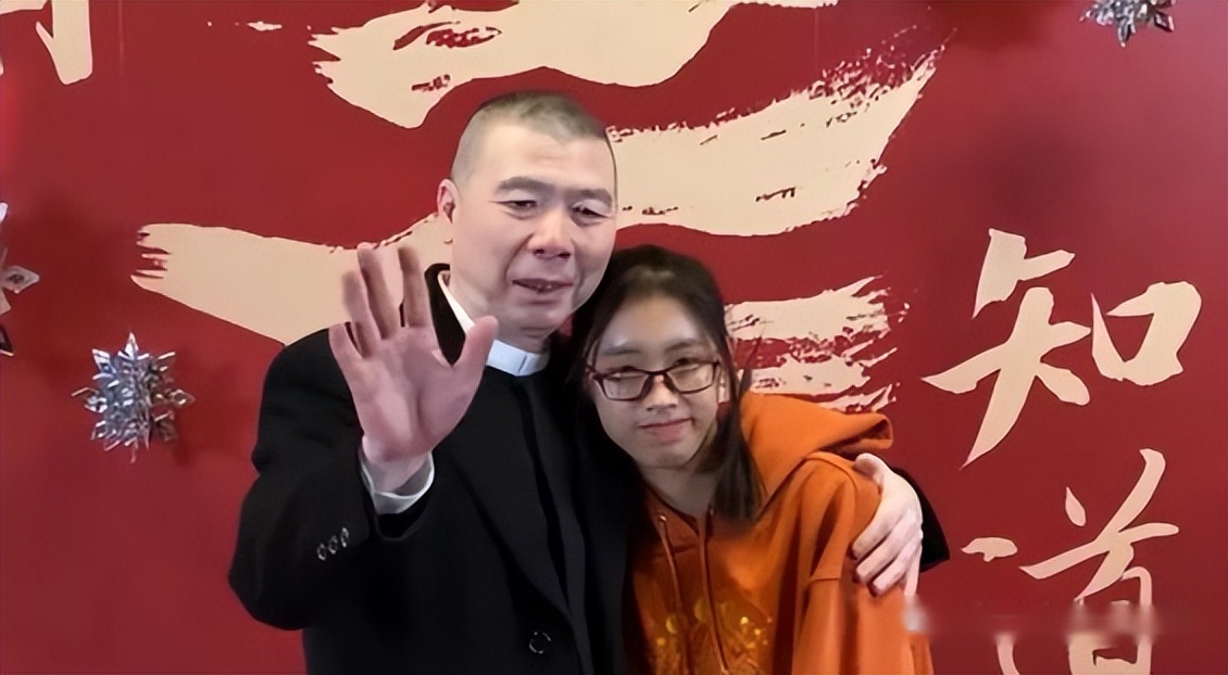 娱乐圈又爆一大瓜，徐帆收养的女儿，竟是冯小刚的“私生女”