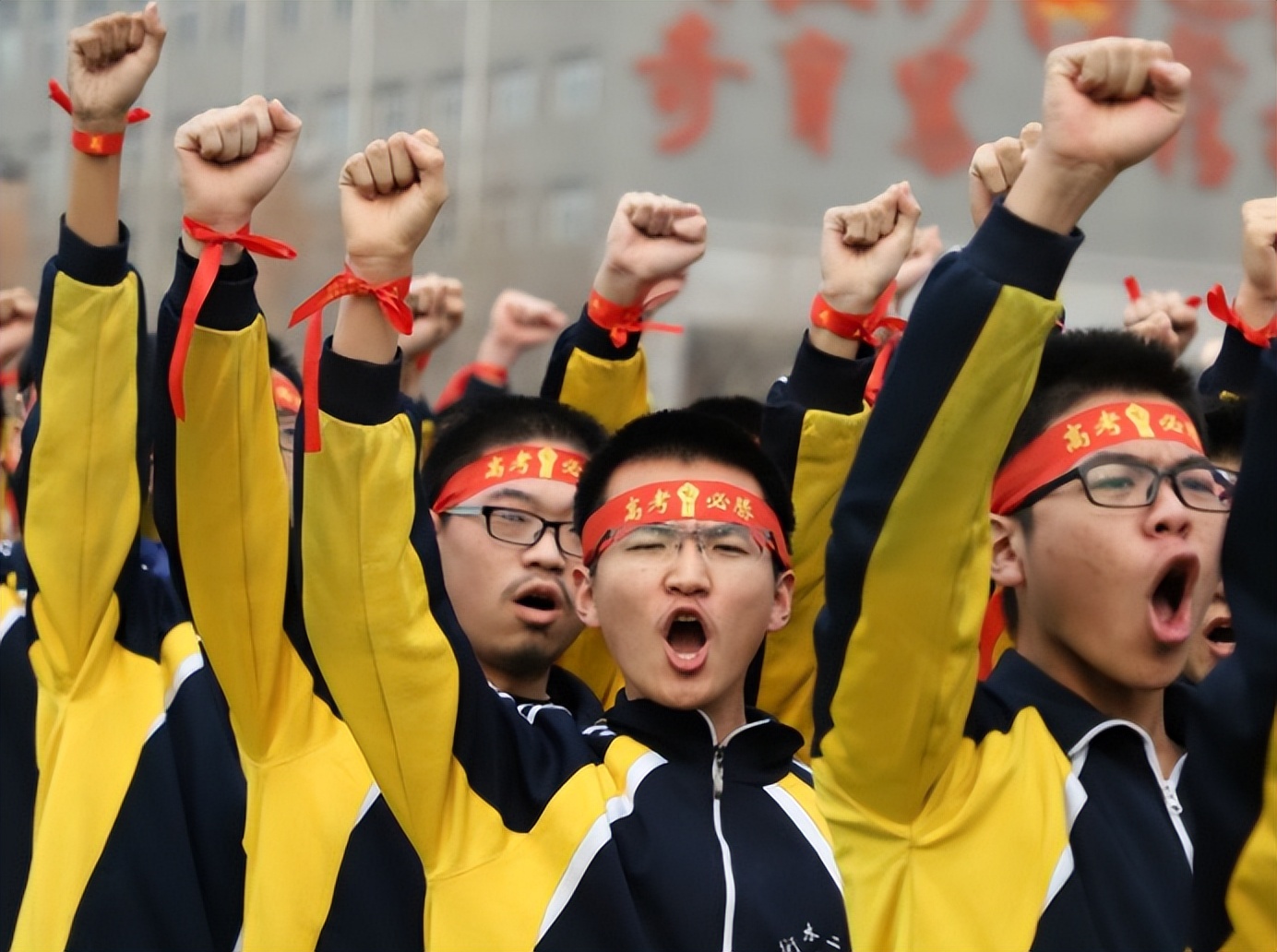 三年后就业率和工资高的专科专业,专科十大热门专业就业前景怎么样