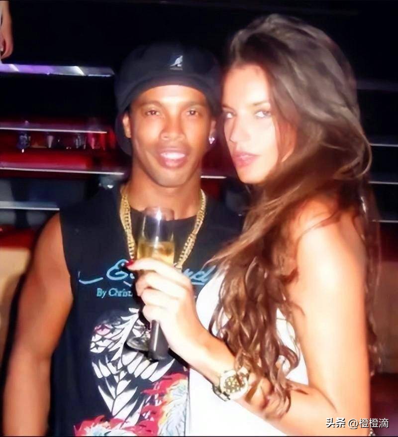 小罗的巅峰时刻,回顾“足球精灵”小罗的传奇生涯