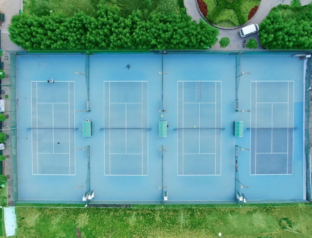 建一个网球场都需要哪些步骤？