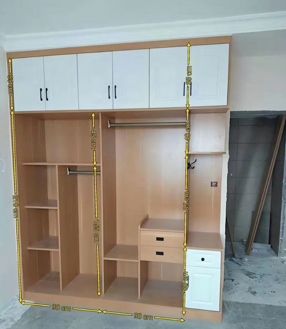 定制衣柜的尺寸一般是多少,各种衣柜定制板材报价