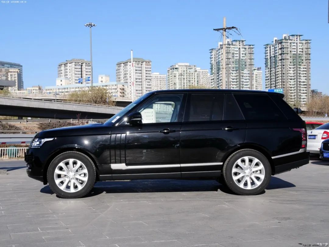 16年路虎揽胜行政中规7万km二手车,喜提二手19年路虎揽胜