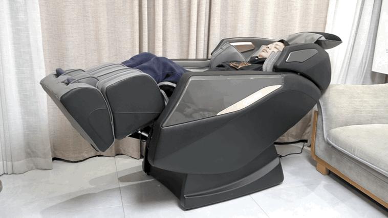 如何给老人选择按摩椅,老年人适合用按摩椅吗