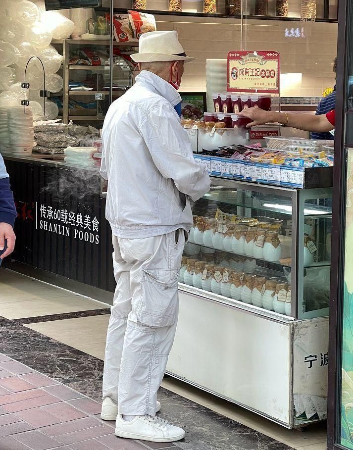 60岁男人穿板鞋还是老爹鞋,60岁大叔穿休闲鞋好还是老爹鞋好