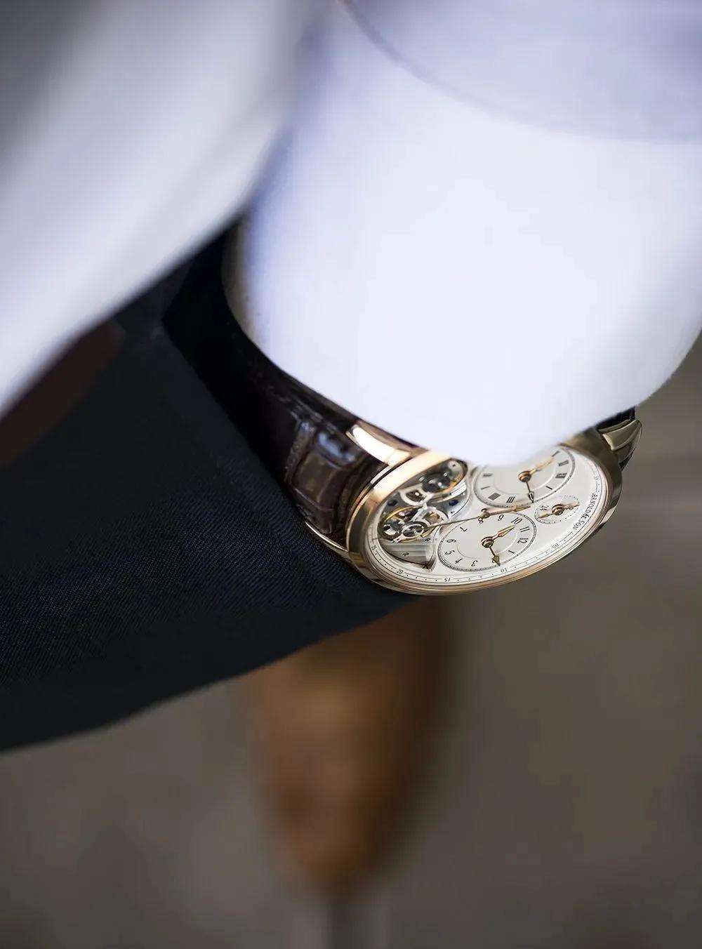 见老板记住这14条「形象法则」，2022别人降薪你却加薪