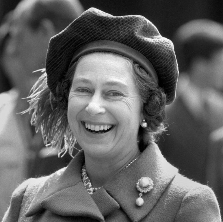 九十六张照片回顾英国女王的一生 (96张图看完英国女王的一生)