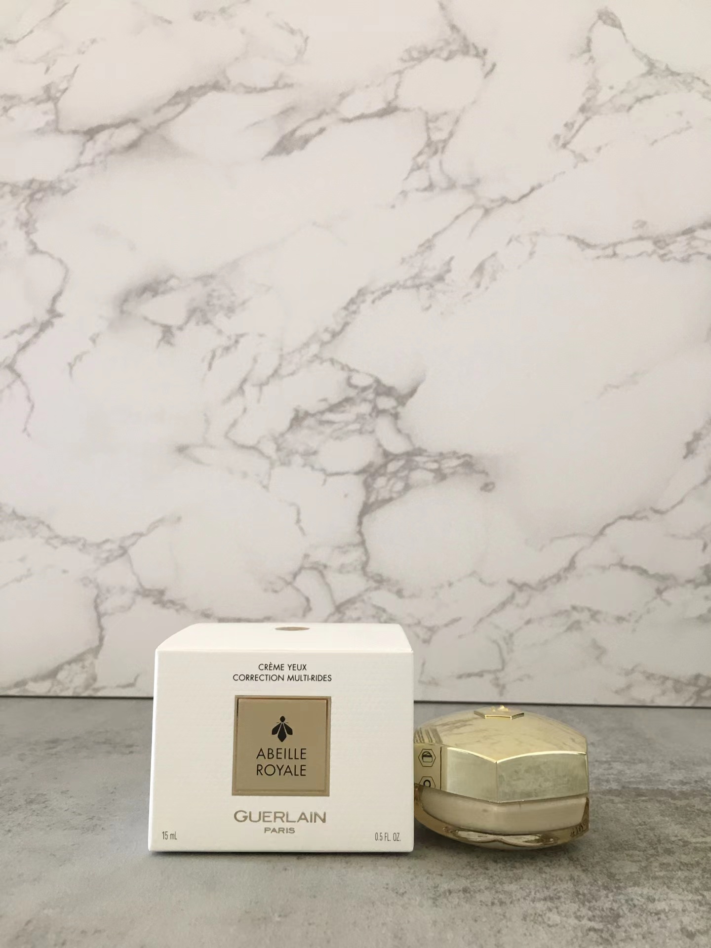 好的眼霜也需要有好的使用方法,眼睛紧致最好的眼霜