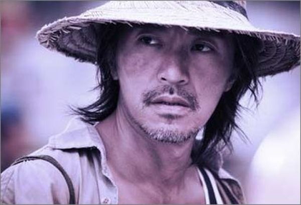 一个年轻的时候的星爷,星爷留给一代人的回忆