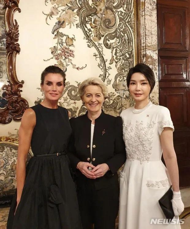 47岁西班牙王后现状,47岁西班牙王后颜值暴跌