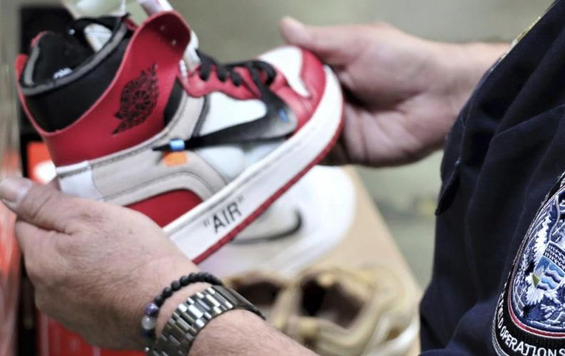 市值暴跌8000亿仓库堆积如山！爆火的耐克为何被国内消费者抛弃？