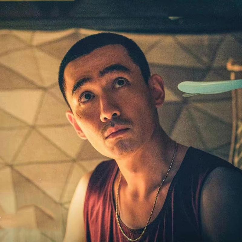 这一次，35岁的影帝朱一龙，狠狠地打了“娱乐圈的脸”